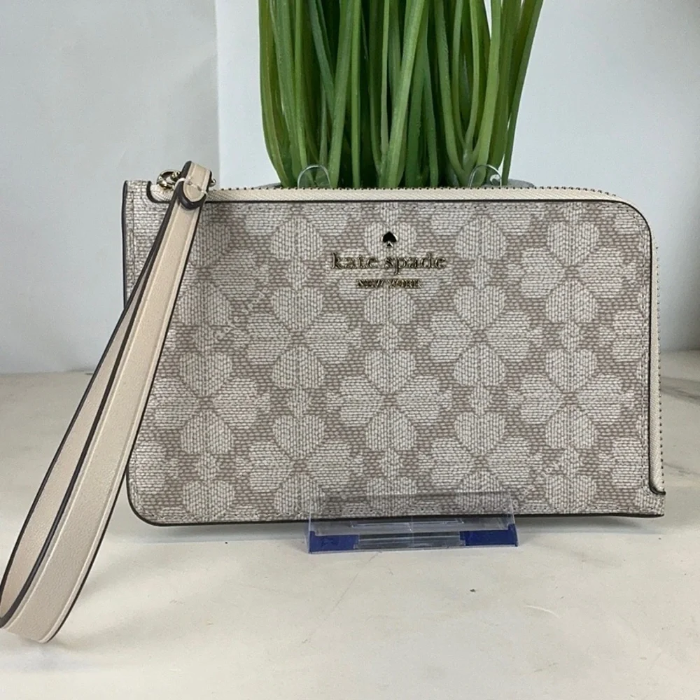 Kate Spade Lucy FlowerCream light‎ Brown Wristlet Wallet Bag